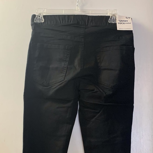 Stretch Denim Pull-On Crop Capri-Black - Picture 4 of 4